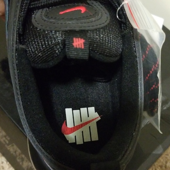Nike Aire Max 97 OG/UNDEFEATED - Picture 5 of 7